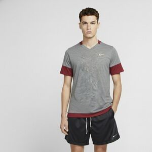 Nike Men's Gray and Maroon Tee